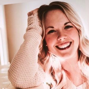 Meet your Posher, Demi